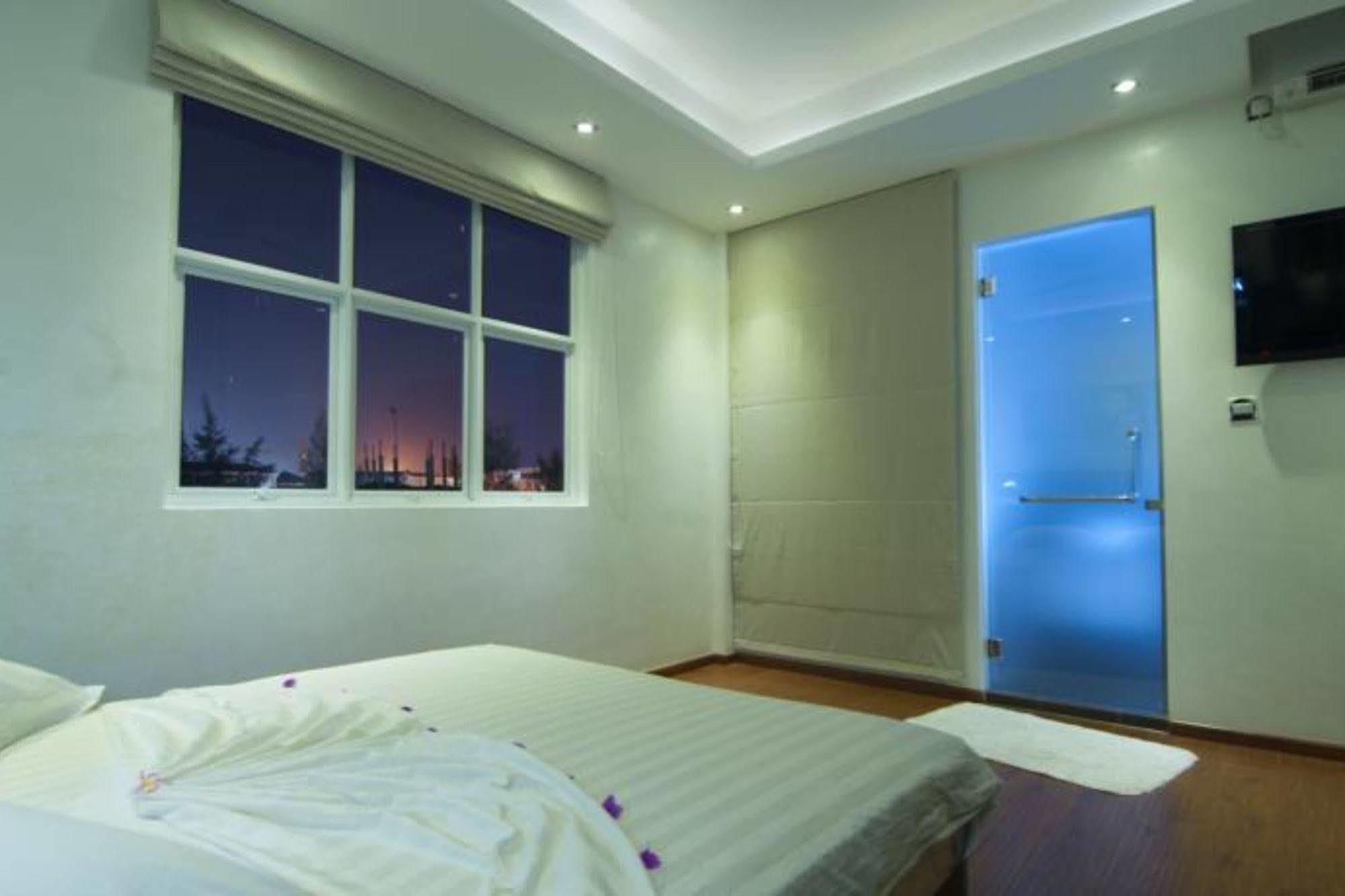 Fern Boquete Inn ฮุลฮูมาเล ภายนอก รูปภาพ